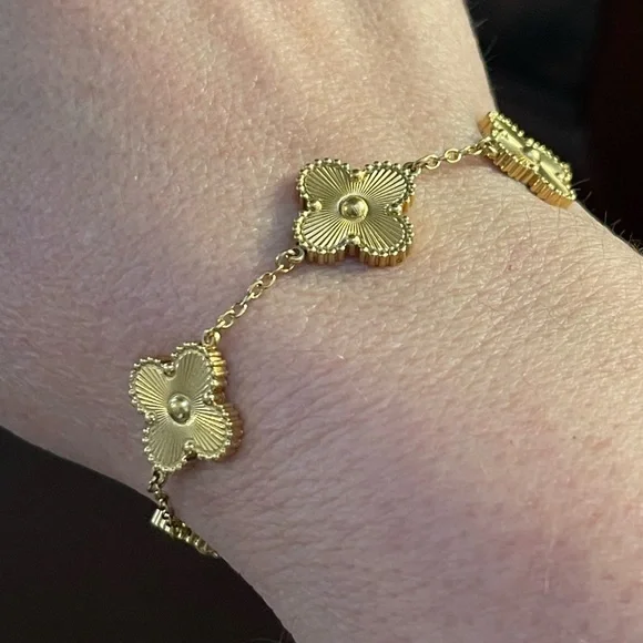 High quality 18K gold plated clover leaf bracelet - Picture 6 of 7